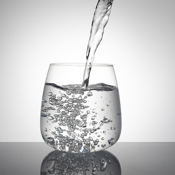 Protetor ultrassônico contra vazamento de água para uso doméstico e similares